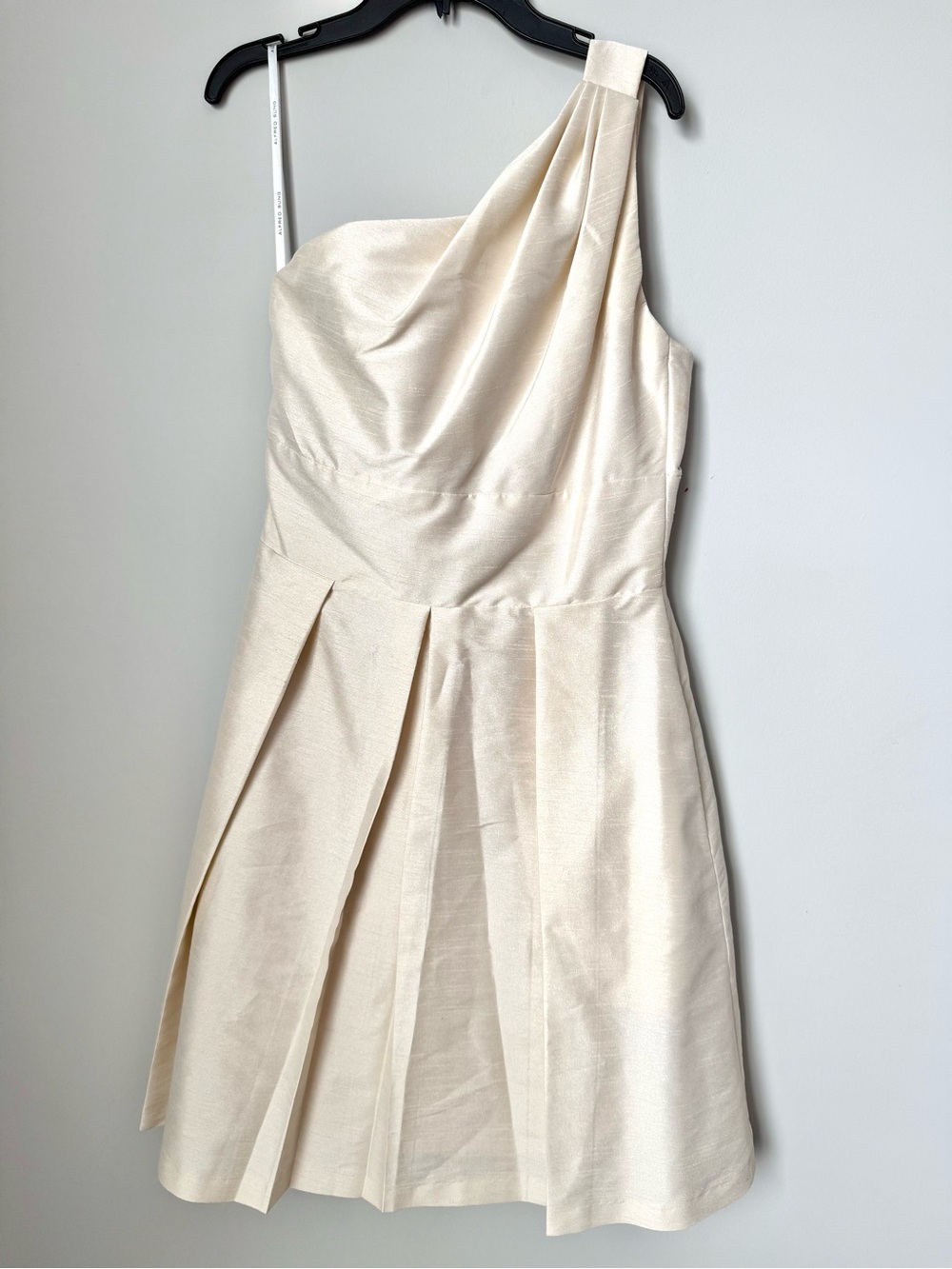 Alfred Sung Faux Raw Silk Elegant One-Shoulder Cream Cocktail Dress